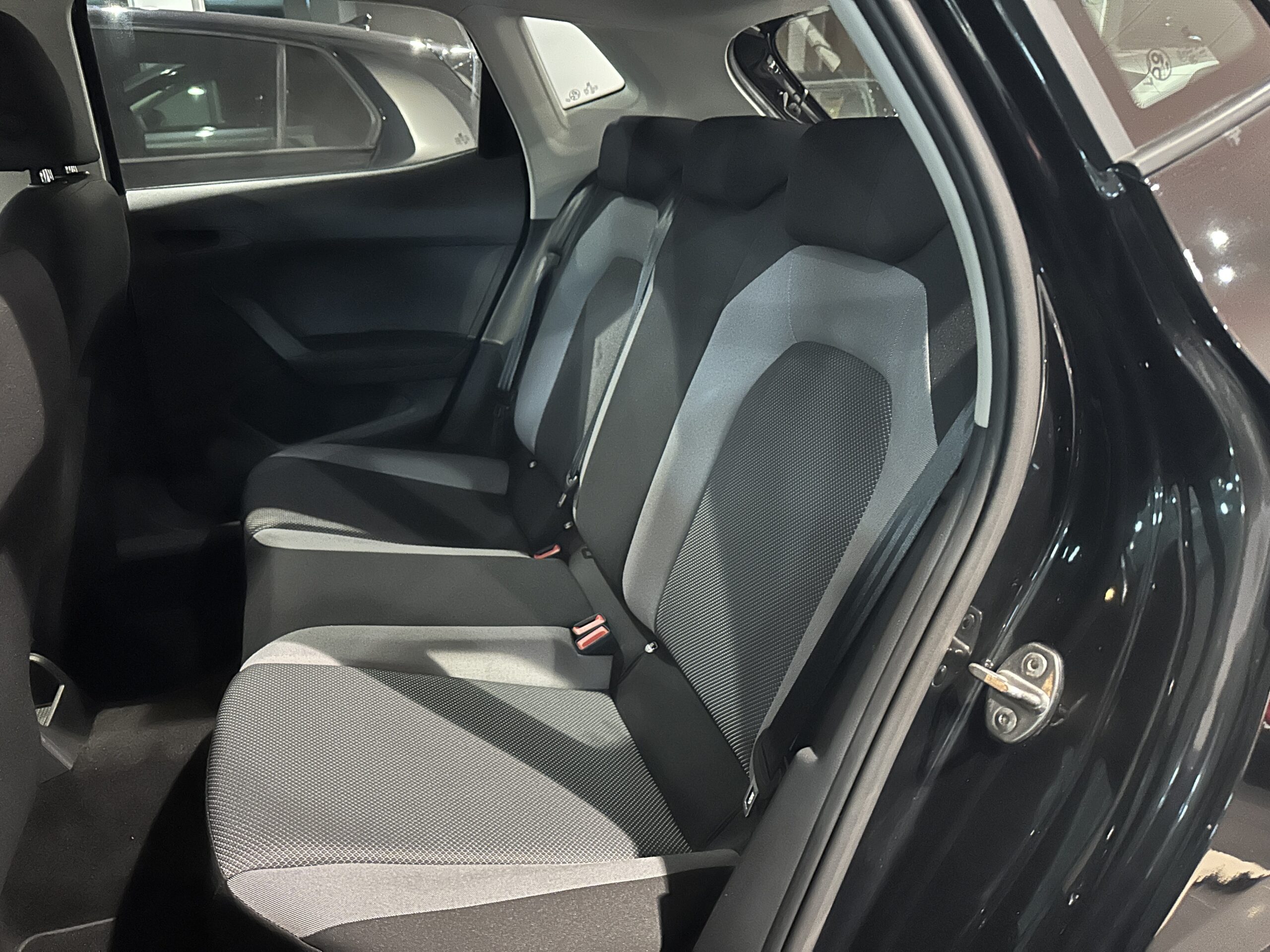Seat Ibiza 1.6 Tdi Style 95cv 5p., miniatura 8
