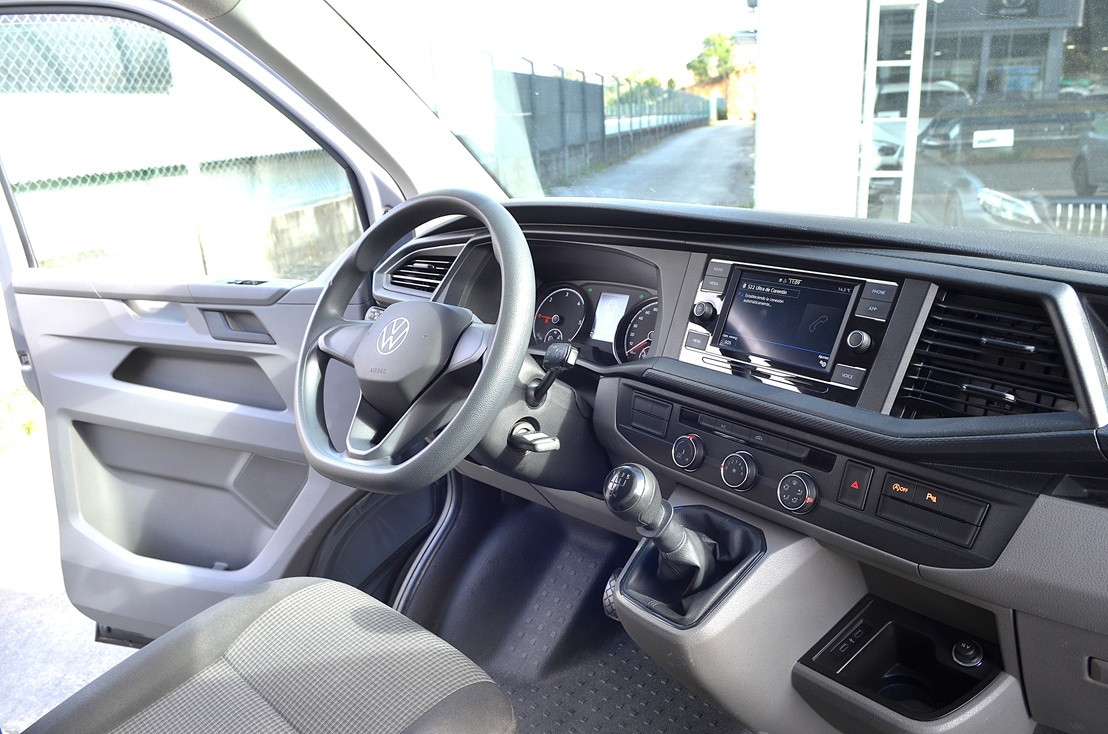 VW Transporter 2.0 Tdi 110cv 3 plazas, L1 H1 Furgón 5p., miniatura 6