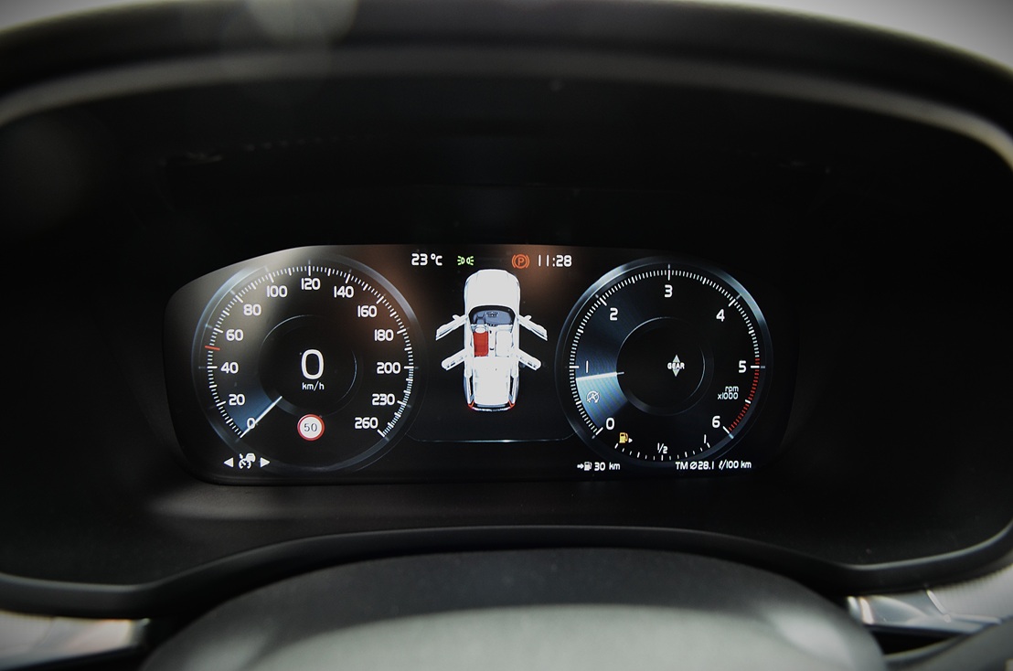 Volvo V60 2.0 D3 150cv R-Design Exclusive 5p, miniatura 14