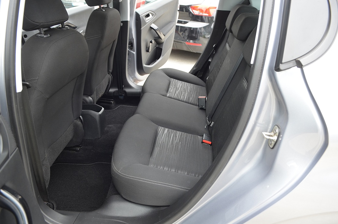 Peugeot 208 Premium Pack 1.5 HDi 100CV 5p., miniatura 8