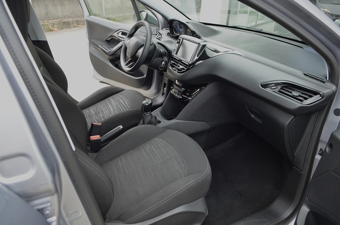 Peugeot 208 Premium Pack 1.5 HDi 100CV 5p., miniatura 7